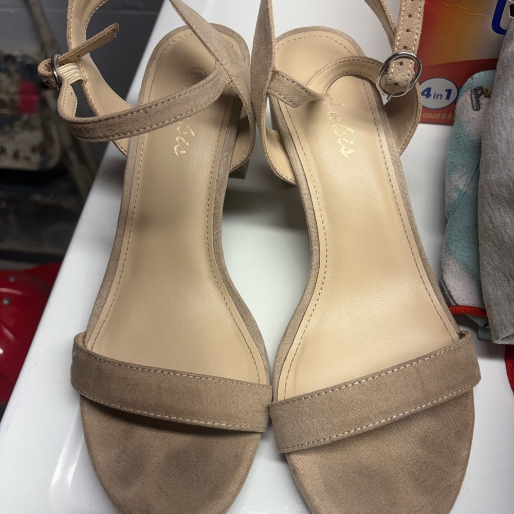 Elegant Beige Sandals
